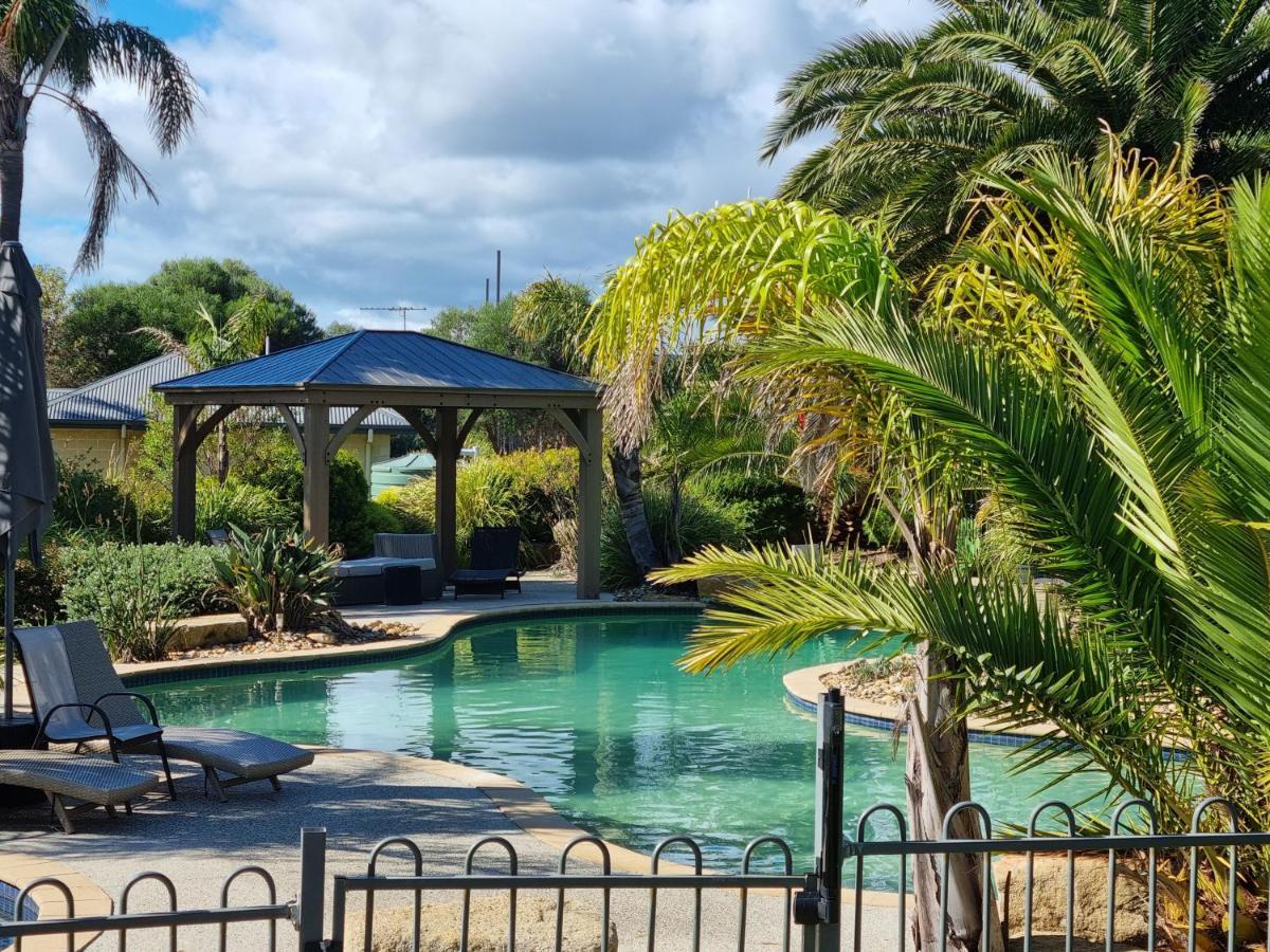 Island Cove Villas كاوز المظهر الخارجي الصورة