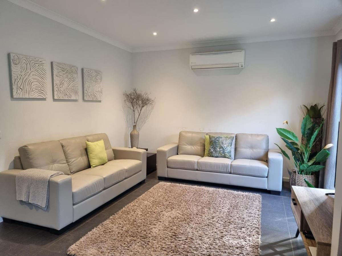 Island Cove Villas كاوز المظهر الخارجي الصورة