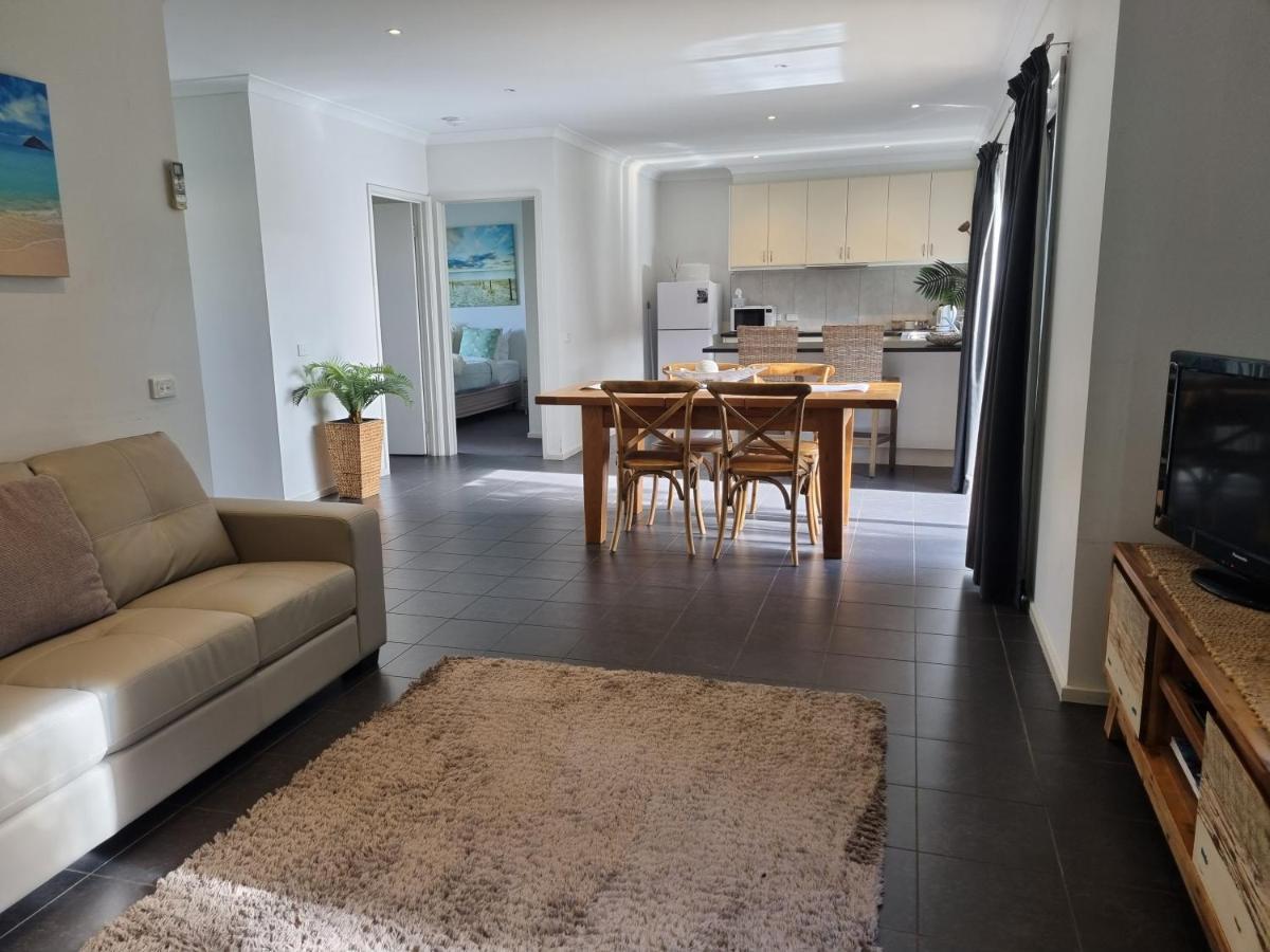 Island Cove Villas كاوز المظهر الخارجي الصورة
